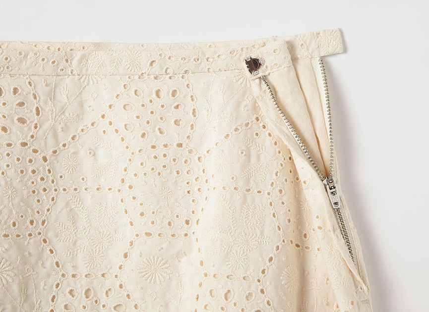 ロータスボーラー刺繍 スカート